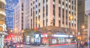 Le 1255 Robert Bourassa, 155 University est un immeuble a bureau de 16 étages